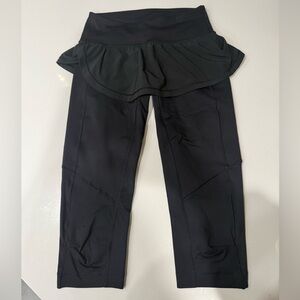 Lululemon capri with overlay skirt